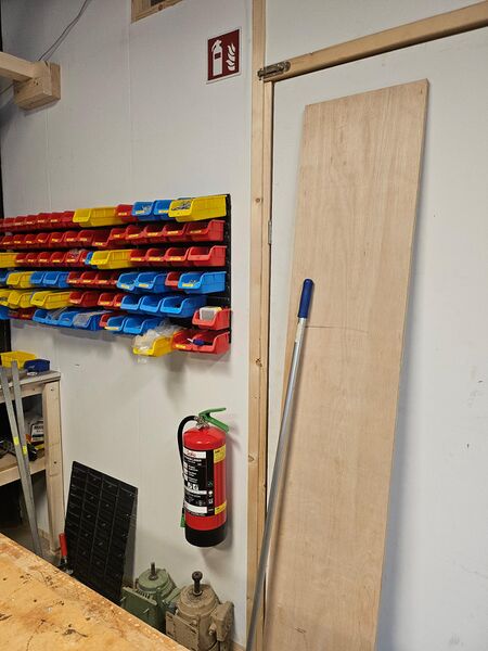 Bestand:Tool Brandblusser Werkplaats Picture.jpg