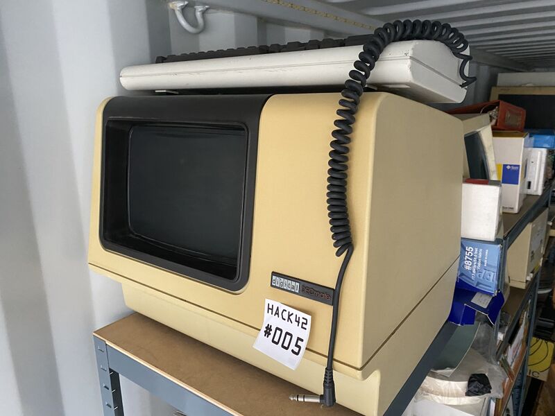 Bestand:005 digital decmate en toetsenbord.jpg