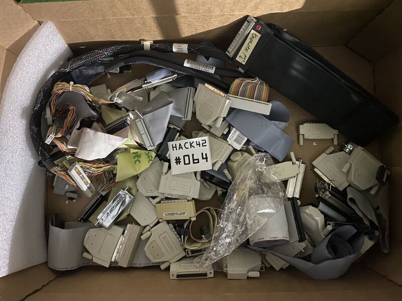 Bestand:064 hp scsi of iets dergelijks adapters.jpg